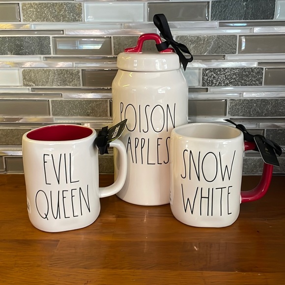 Rae Dunn Disney’s Snow white mug set with canister - Picture 1 of 5